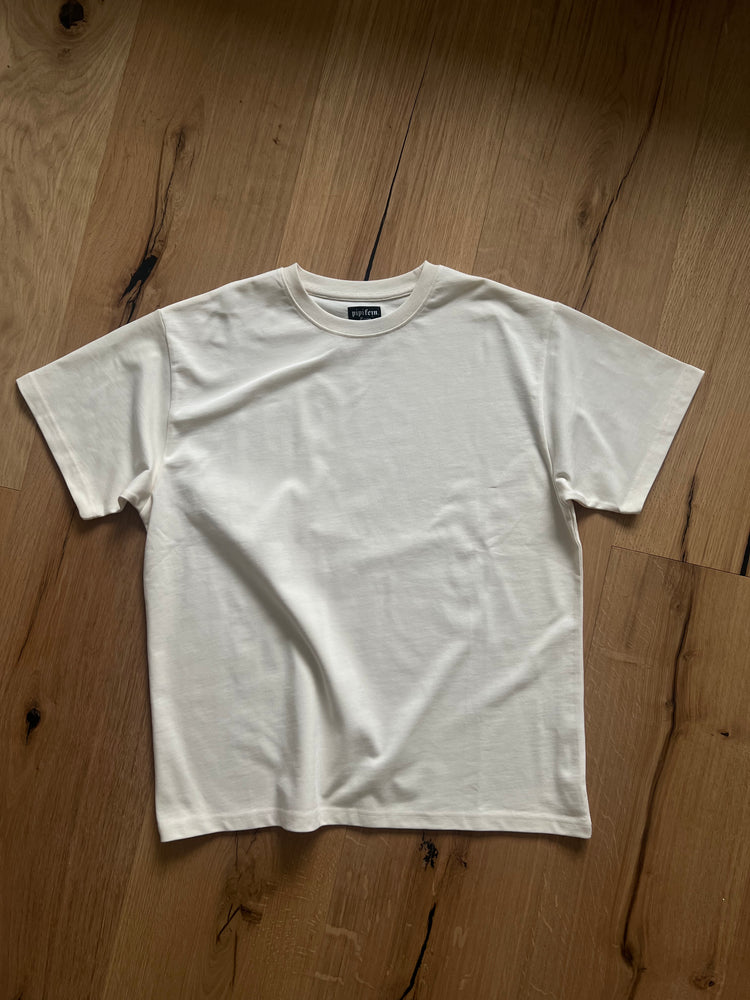 
                  
                    Laden Sie das Bild in den Galerie-Viewer, Basic Shirt weiß
                  
                